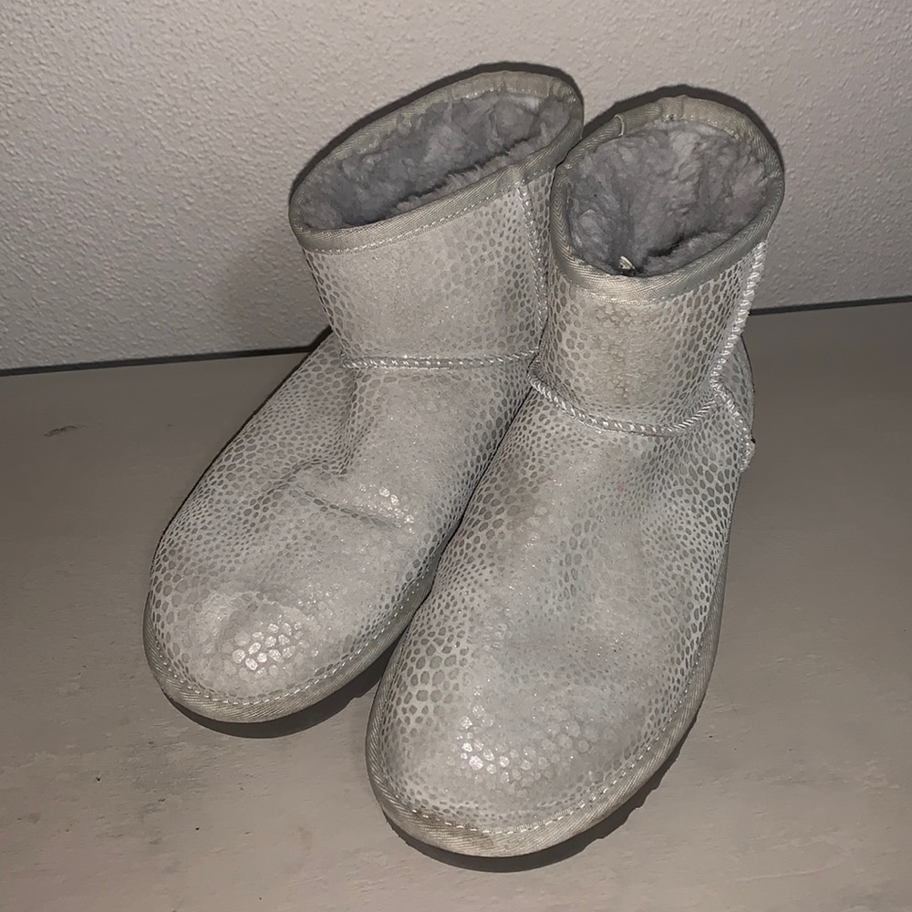 Ugg -Short Gray - image 2